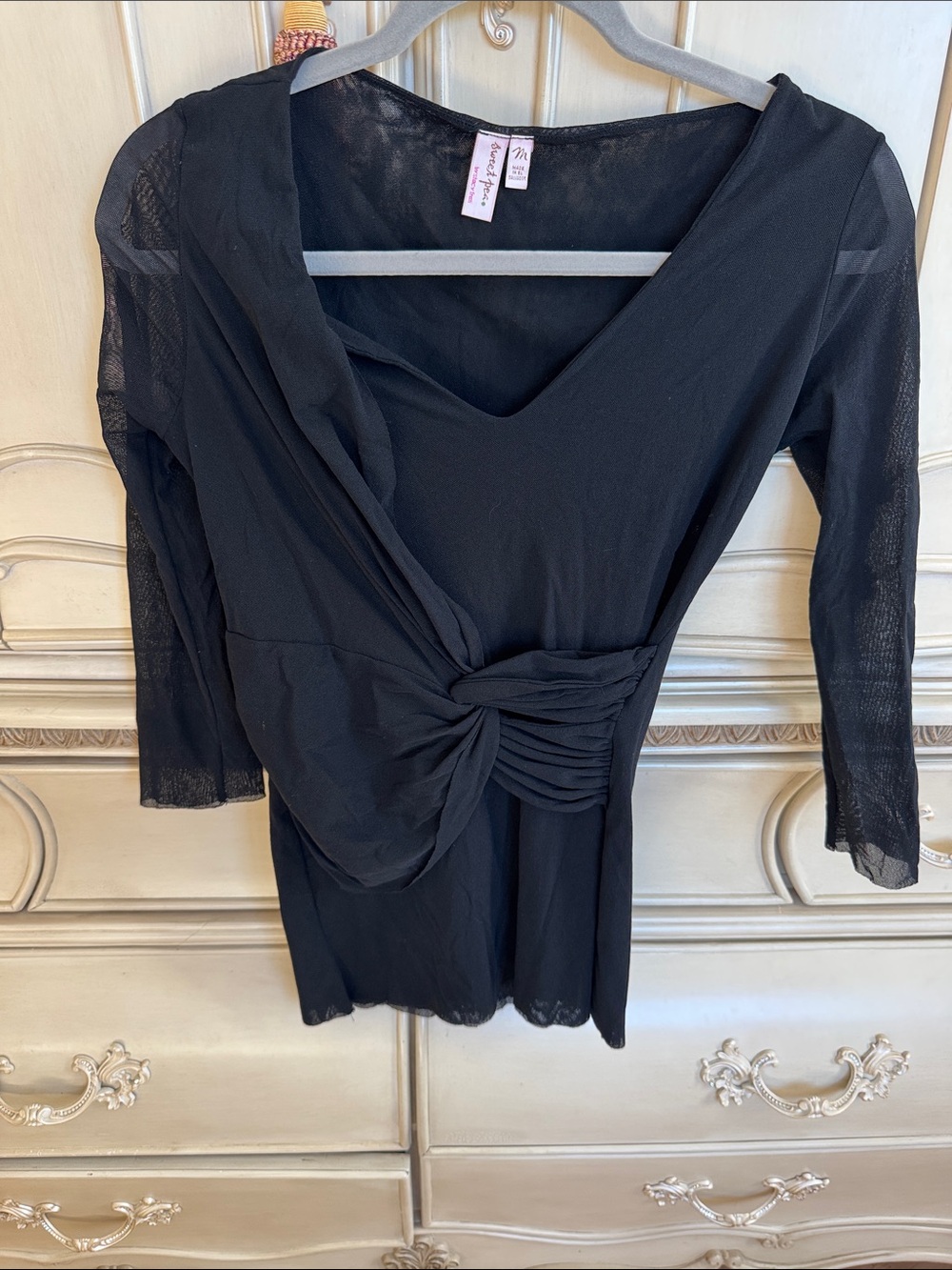 Black Twist-Front V-Neck Women's Top - Unbranded